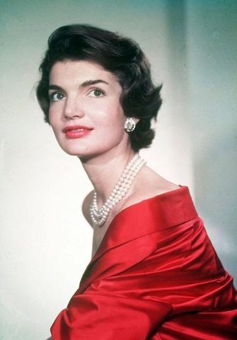 Powerful Women Who Were Obsessed With Pearls